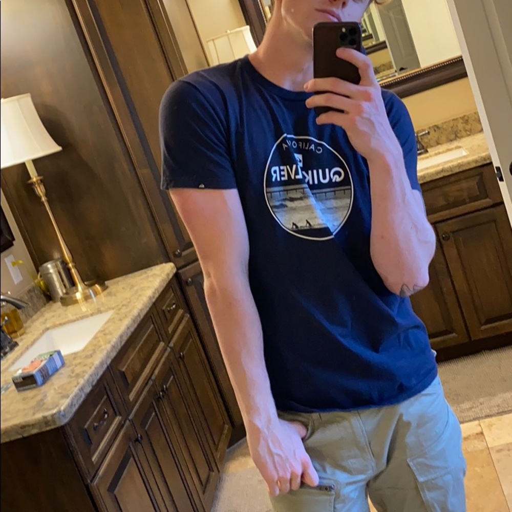 Quiksilver navy blue tee